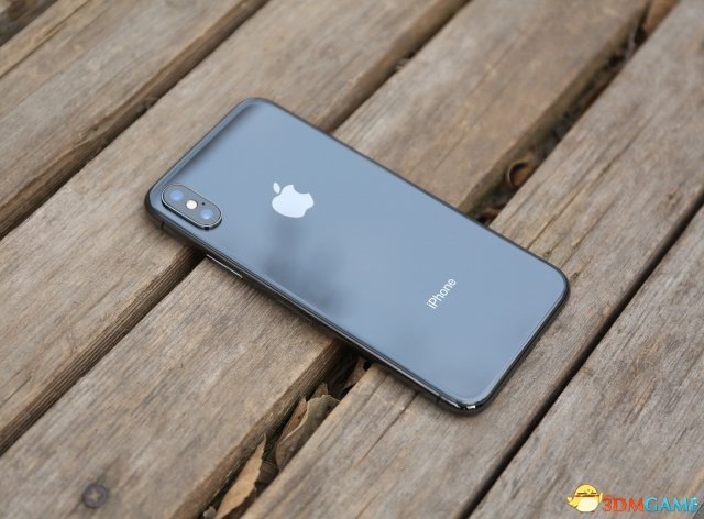 男子买iPhone为测电池真假竟用牙咬 直接爆炸了