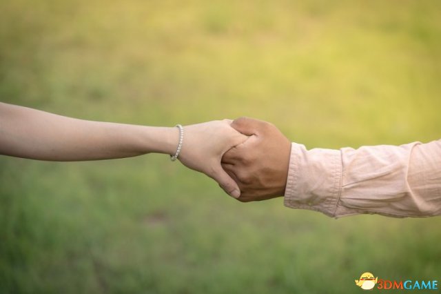 国外一项研究发现女性双手比男性更冷的真正原因